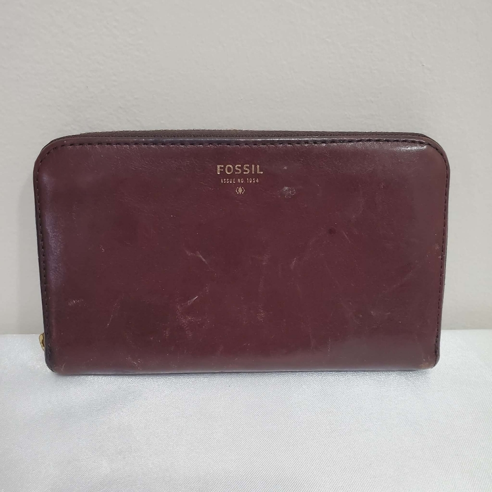Fossil Zip-Around Leather Wallet Burgundy